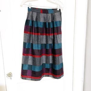 Vintage VICTOIRE Wool Plaid Skirt Gray Blues Size 4 Petite Button Side Academia
